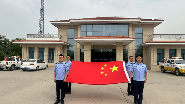 邢衡衡水分公司举行升国旗仪式 庆祝“五一”国际劳动节